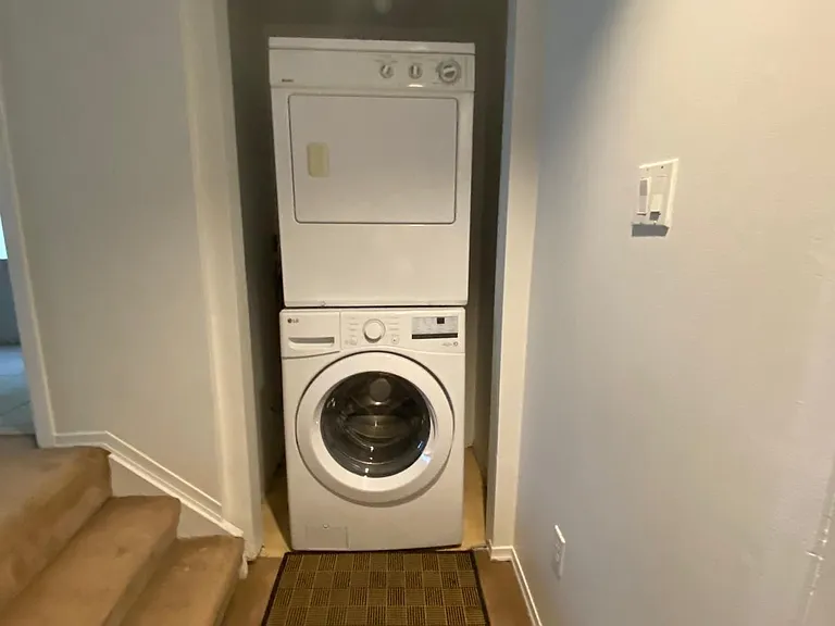 177 Logan Ave #UPPER — Photo 6