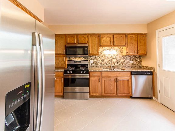 3rd image of 4913 Imperial Dr