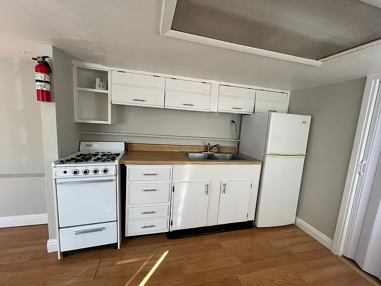 505 Canon Ave — Photo 9