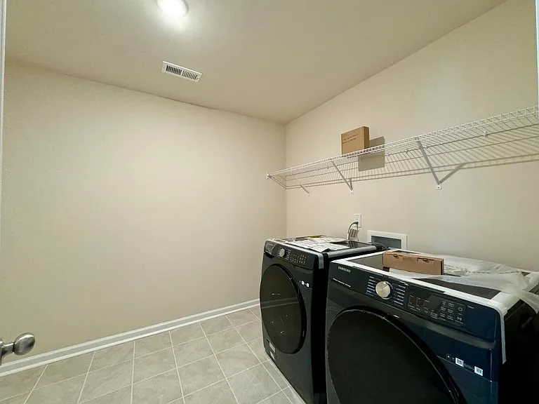 241 Ribbon Rail St — Photo 35