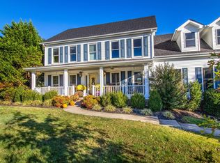 869 Countrywood Dr, Adams, TN 37010