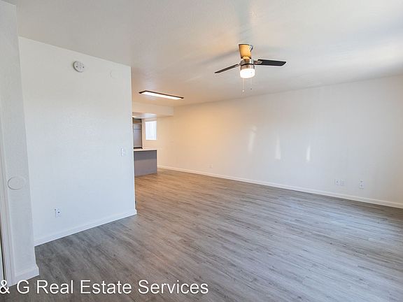 4th image of 2020 W Orangewood Ave #1