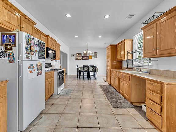 5th image of 1408 N B St