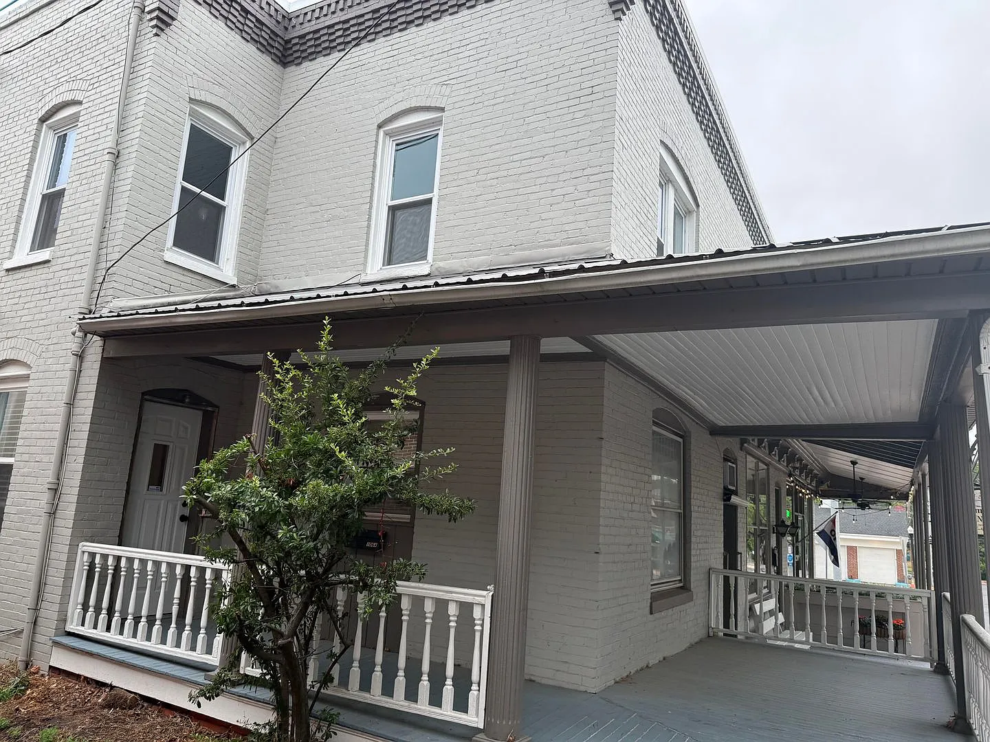 1st floor apartment in downtown Milton — Photo 3