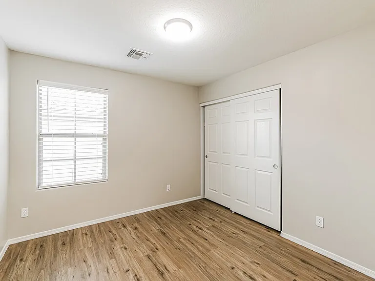 1444 N 80th Dr — Photo 13