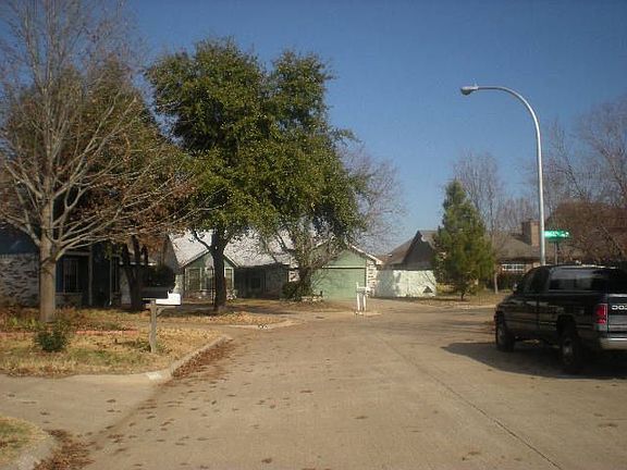 2nd image of 7421 Waterway Dr