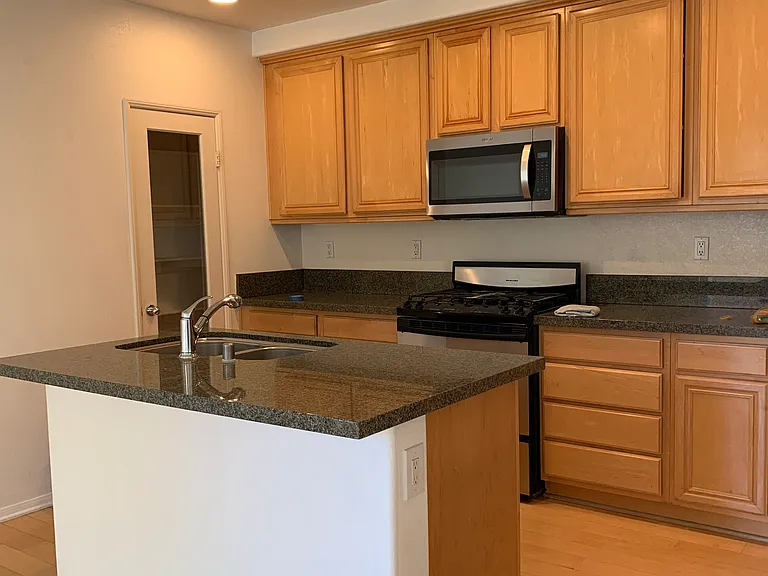 2772 Escala Cir — Photo 3