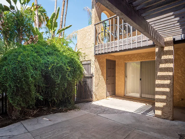 558 N Dodge Blvd — Photo 3