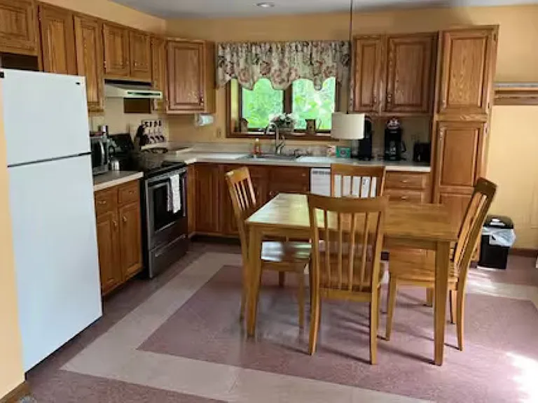 108 Woodview Ln #2 — Photo 2