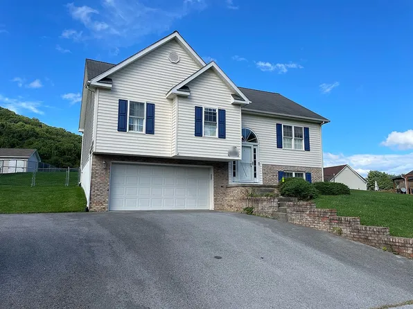 348 Brandon Dr, Bluefield, VA 24605