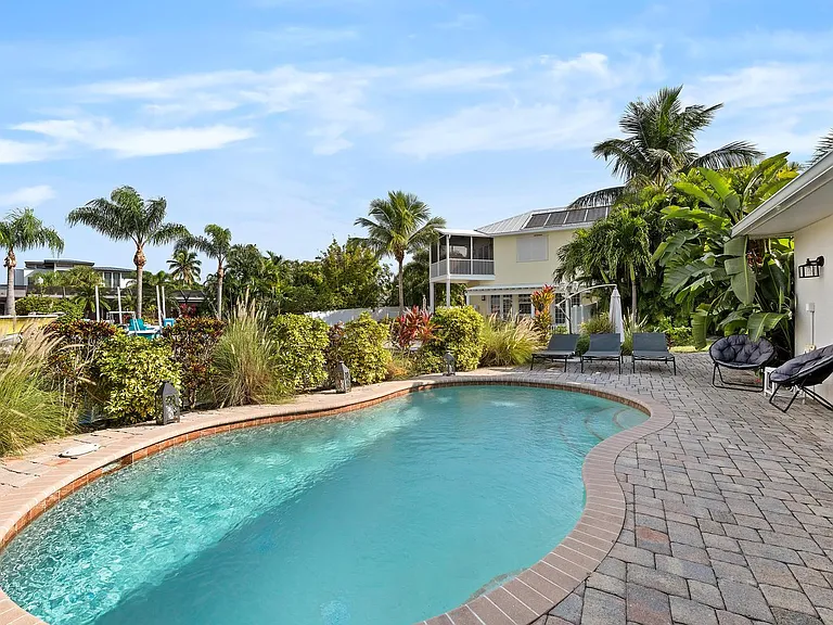 606 Key Royale Dr — Photo 31