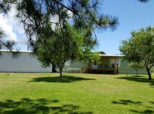 229 White Rd, Seadrift, TX 77983