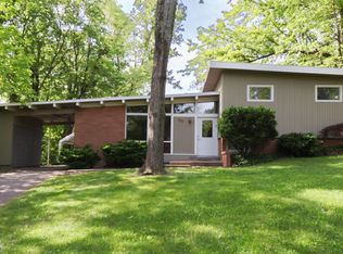 215 E Mill Rd, Evansville, IN 47711