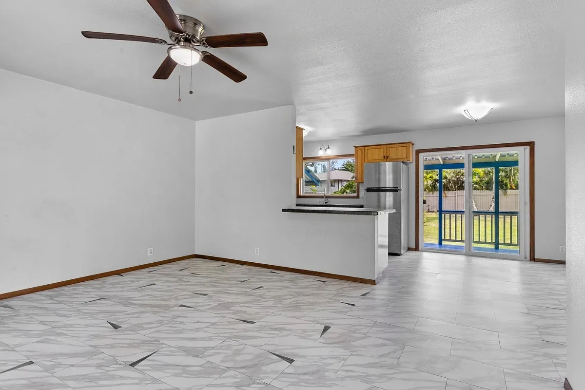 3 bed, 1044 sqft, $2,600 — Photo 3