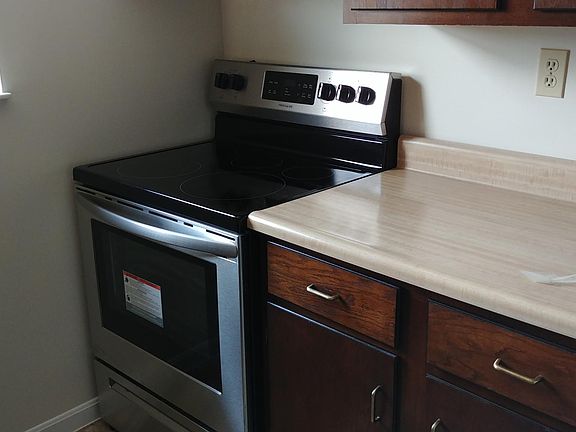 3rd image of 1607 Dayton Ave APT 4