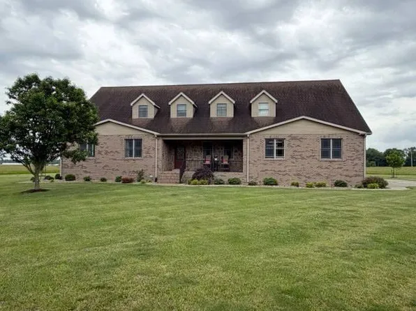 104 Dale Dr, Fairfield, IL 62837