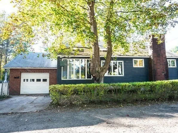 369 State Rd, Baldwinville, MA 01436