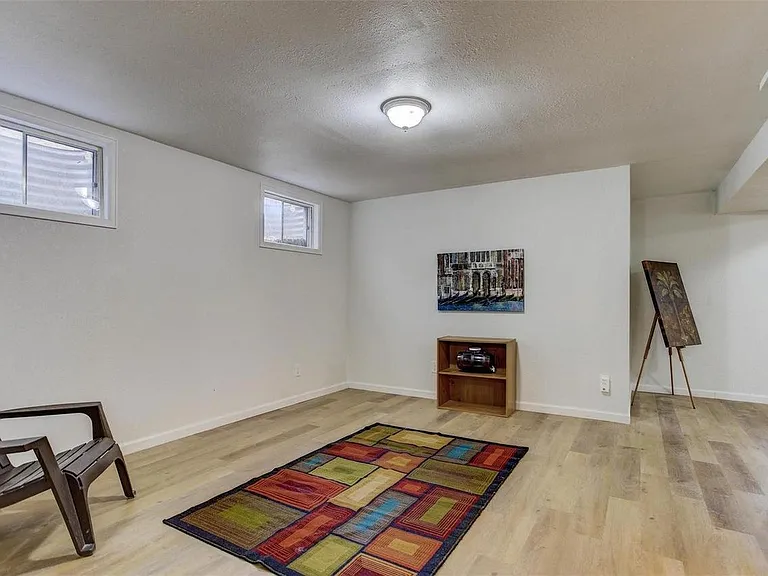11761 Lincoln St — Photo 24