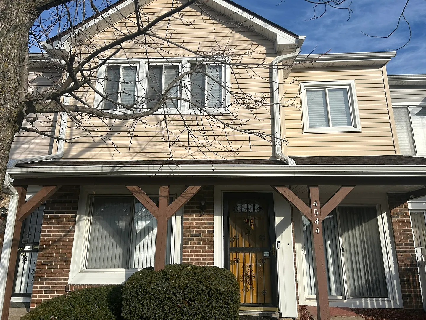4544 Windsor Ln photo 1