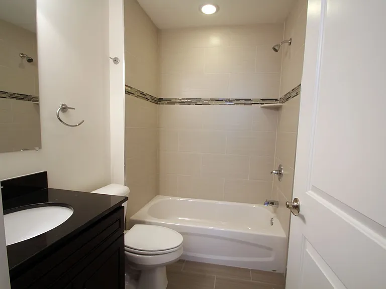 1612 Ogden St — Photo 5