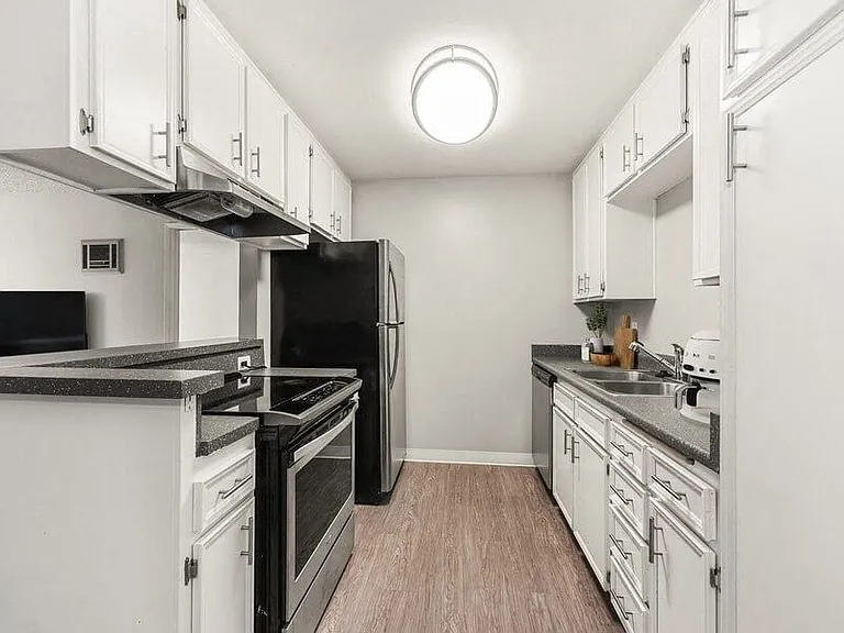 Cove La Mesa — Photo 28
