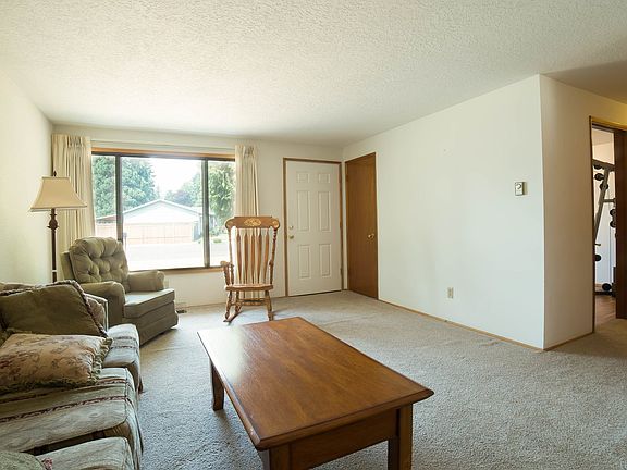 3rd image of 8207 NE 12th St