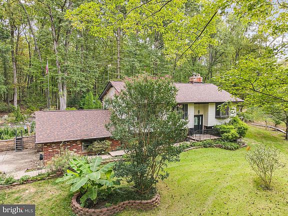 2nd image of 83 Creek Ln