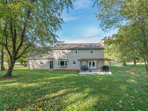 3rd image of 88 Pinehurst Dr