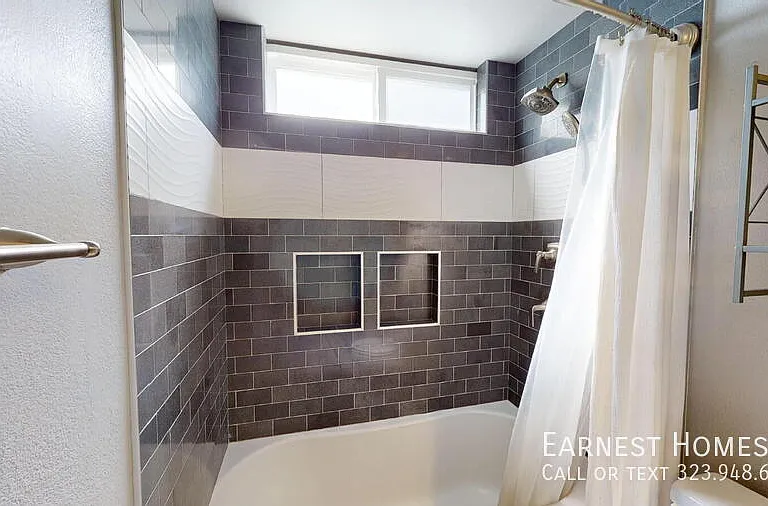 21019 Hackney St — Photo 23