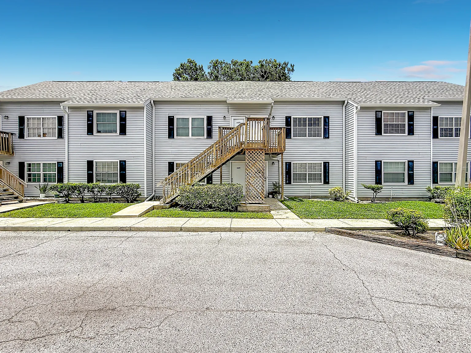 2 bed, 845 sqft, $1,800 — Photo 1