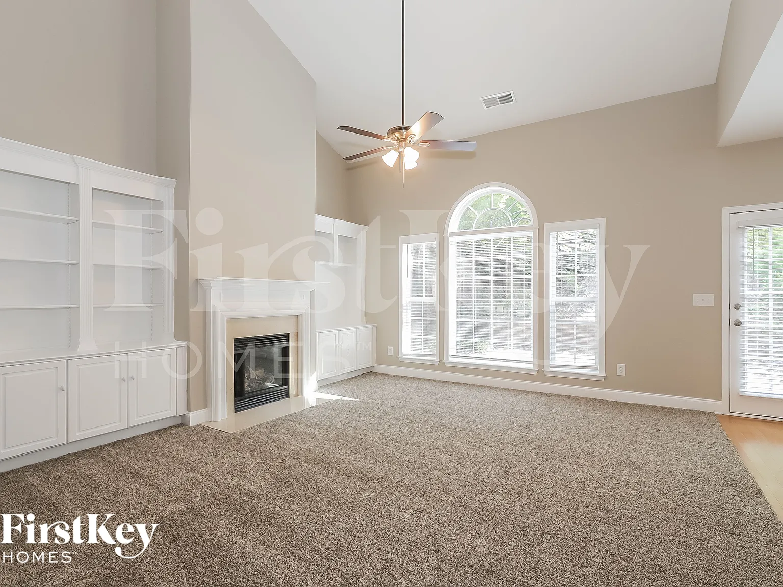 4 bed, 2.5 bath, 2958 sqft, $2,520 — Photo 2