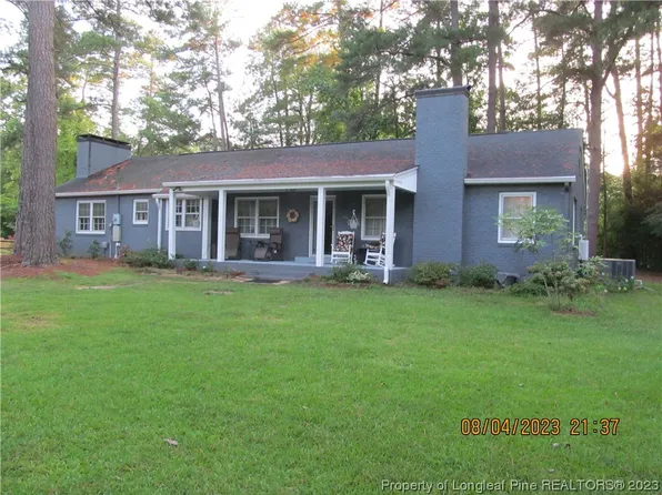 1403 Hawkins Ave, Sanford, NC 27330