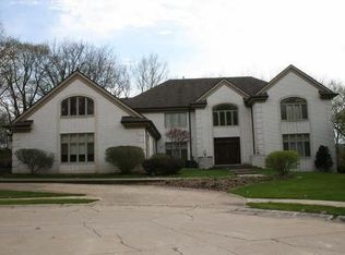 10 Timberline Ct, Rock Island, IL 61201