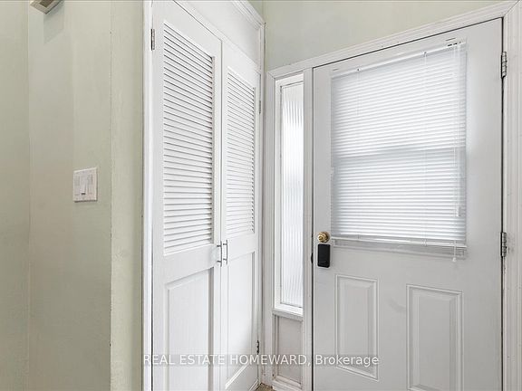 3rd image of 3430 Kingston Rd #4