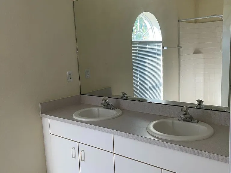419 SW Meadow Ter — Photo 13