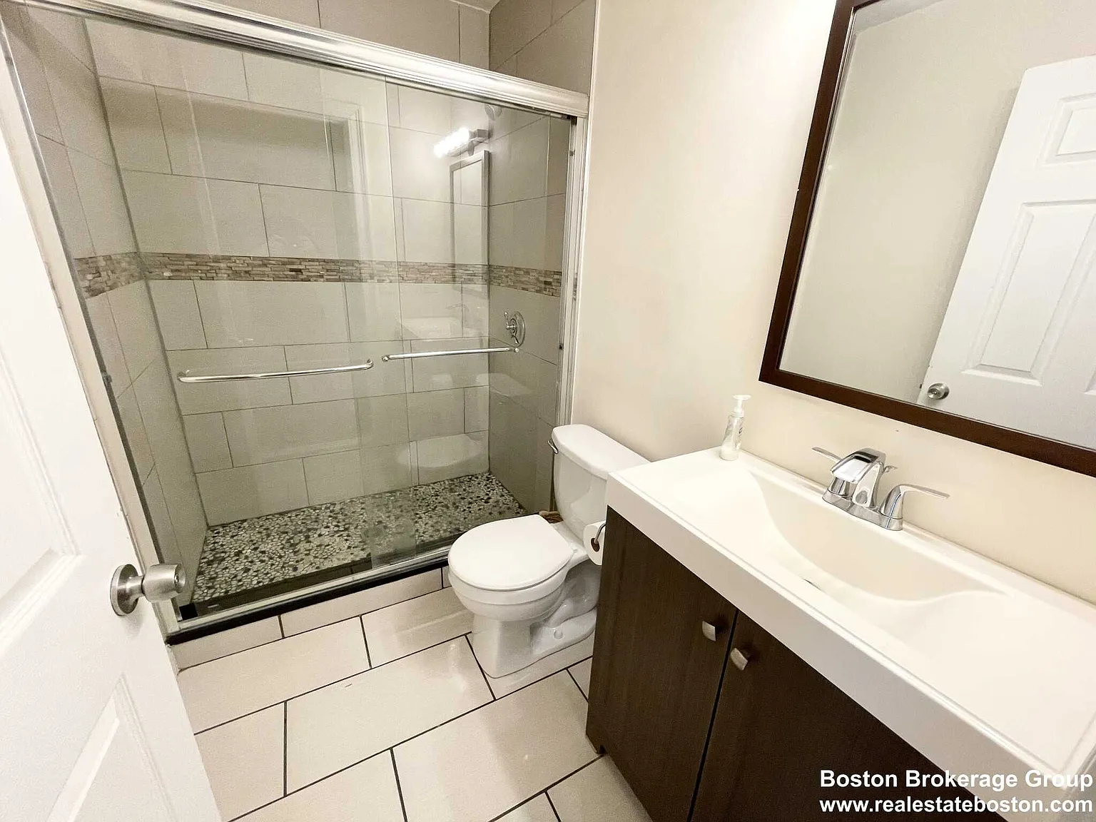 4 bed, $5,000 — Photo 4