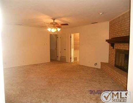 4th image of 804 Imperial Ln