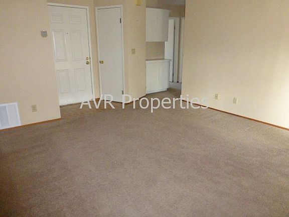3rd image of 4721 Nicol Cmn APT 104