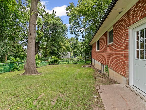 2nd image of 210 N Virginia St