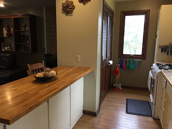 3rd image of 435 Westview Dr