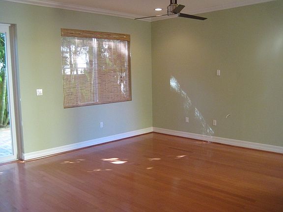 4th image of 633 NE 11th Ave #2