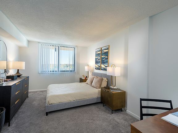 Renovated 1 Bedroom Apartment Home