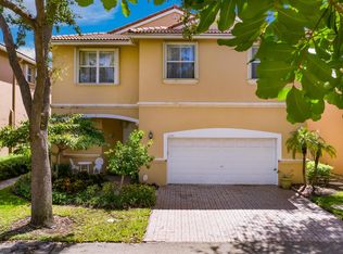 1050 Oysterwood St, Hollywood, FL 33019