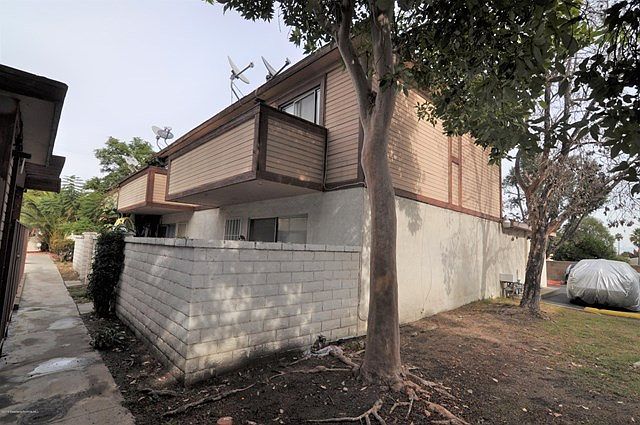 1st image of 1456-E E 5th St #1
