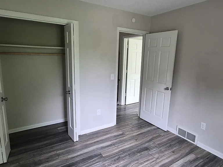 5739 Cresthaven Ln — Photo 14