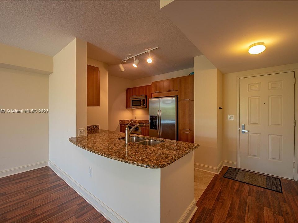 1st image of 510 NW 84th Ave APT 303