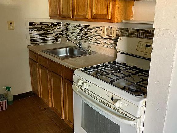 5th image of 7400 18th Ave #8