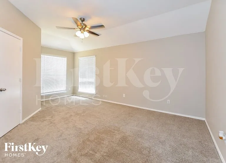 1519 Cedarcrest Cir — Photo 8