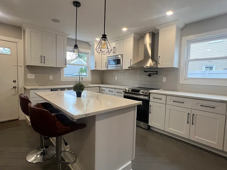 186 Wilson Ave — Photo 3