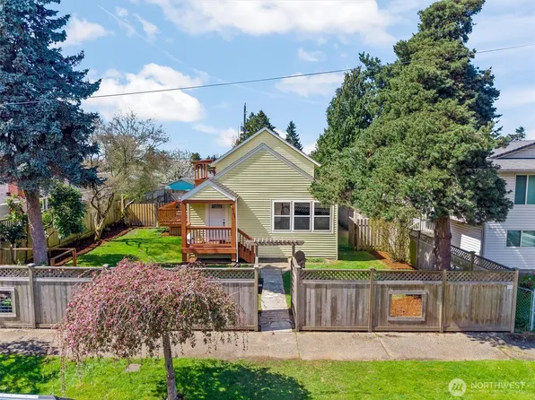 8109 15th Avenue SW, Seattle, WA 98106